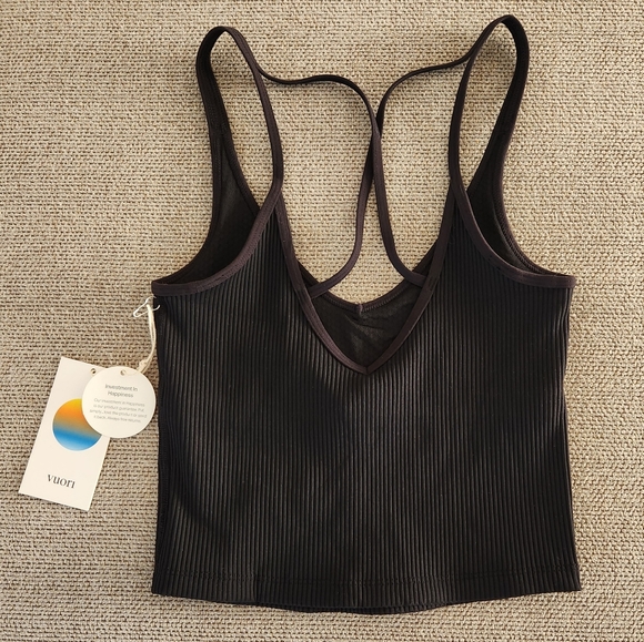 NWT VUORI RIB CROP TANK - Picture 2 of 6
